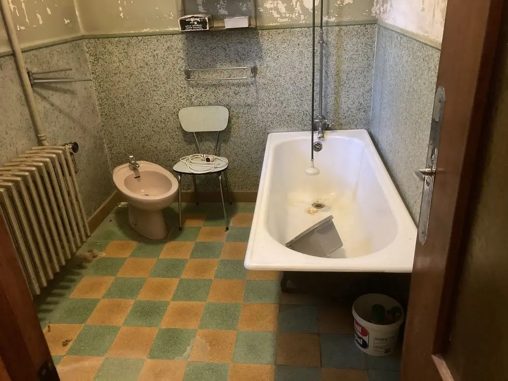 Salle de bains avant travaux de rénovation